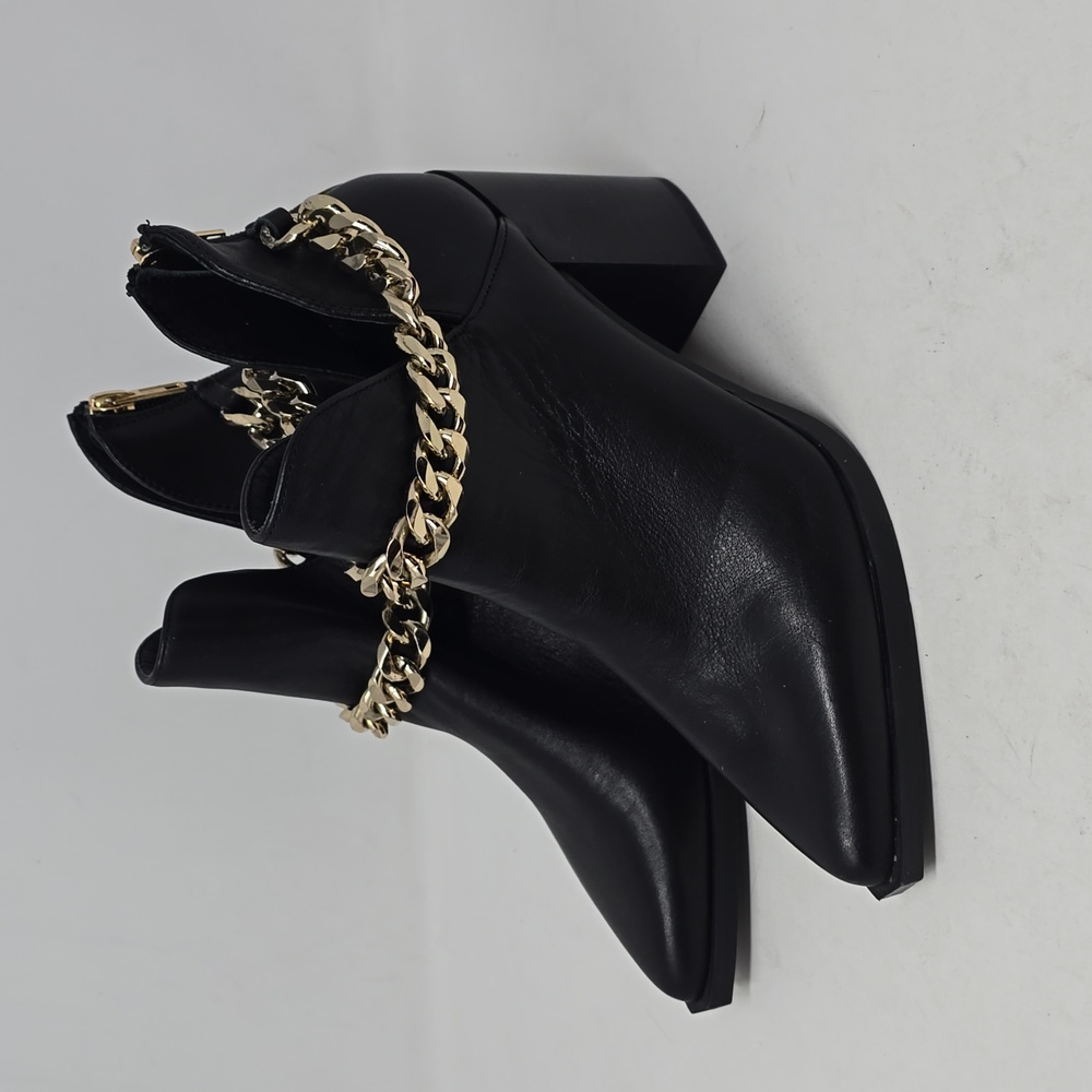 Steve Madden Cedar Ankle Chain Black Leather Ankle Boots Size 7.5